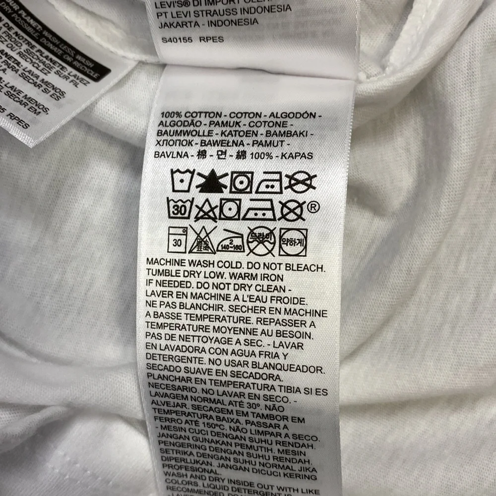 Levi's Logo Classic White Short Sleeve Tshirt Size Small NWT